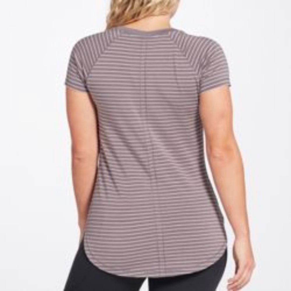 ♾ Calia by Carrie Underwood | Everyday striped tee shirt - Picture 1 of 8